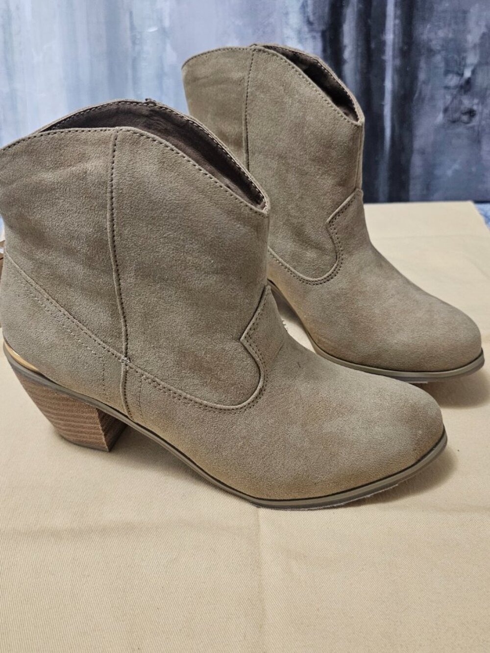 NEW Forever 21 Vegan Suede Khaki Beige Cowboy Festival Boho Mid Calf Boots Sz 6 - Picture 8 of 8